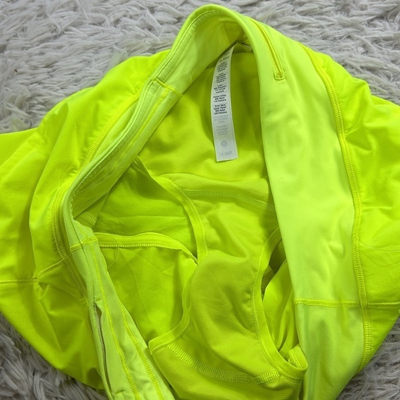Lululemon Speed Up Low-Rise Short 2.5" Highlight Yellow - Picture 3 of 7
